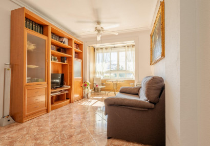 Apartment / flat - Resale - Torrevieja - Centro