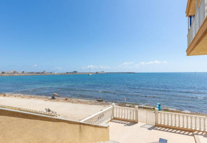 Apartment / flat - Resale - Torrevieja - Playa de los Naufragos