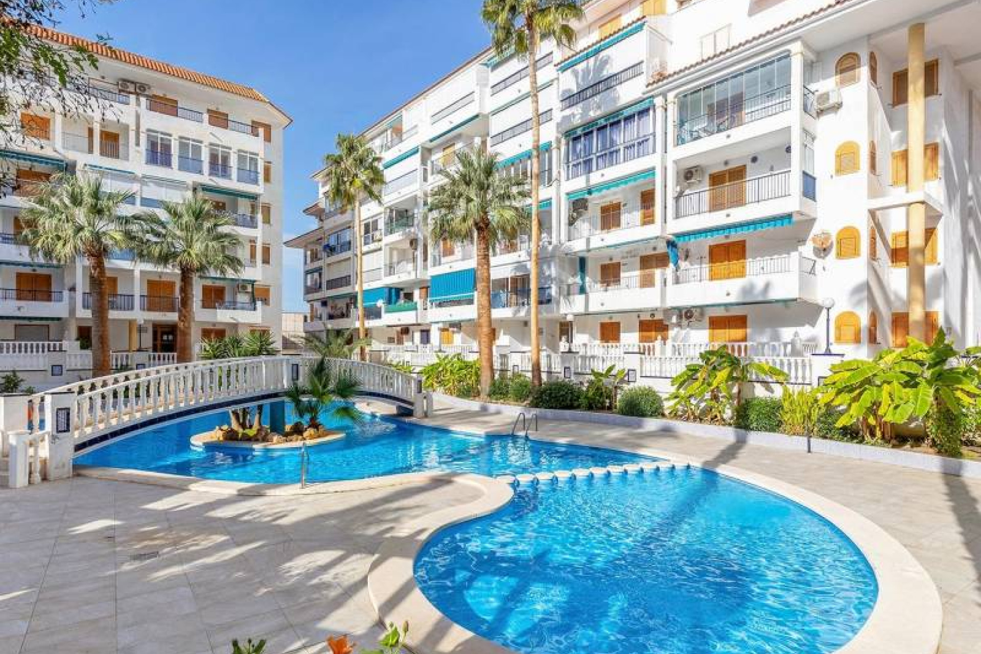 Resale - Apartment / flat - La Mata