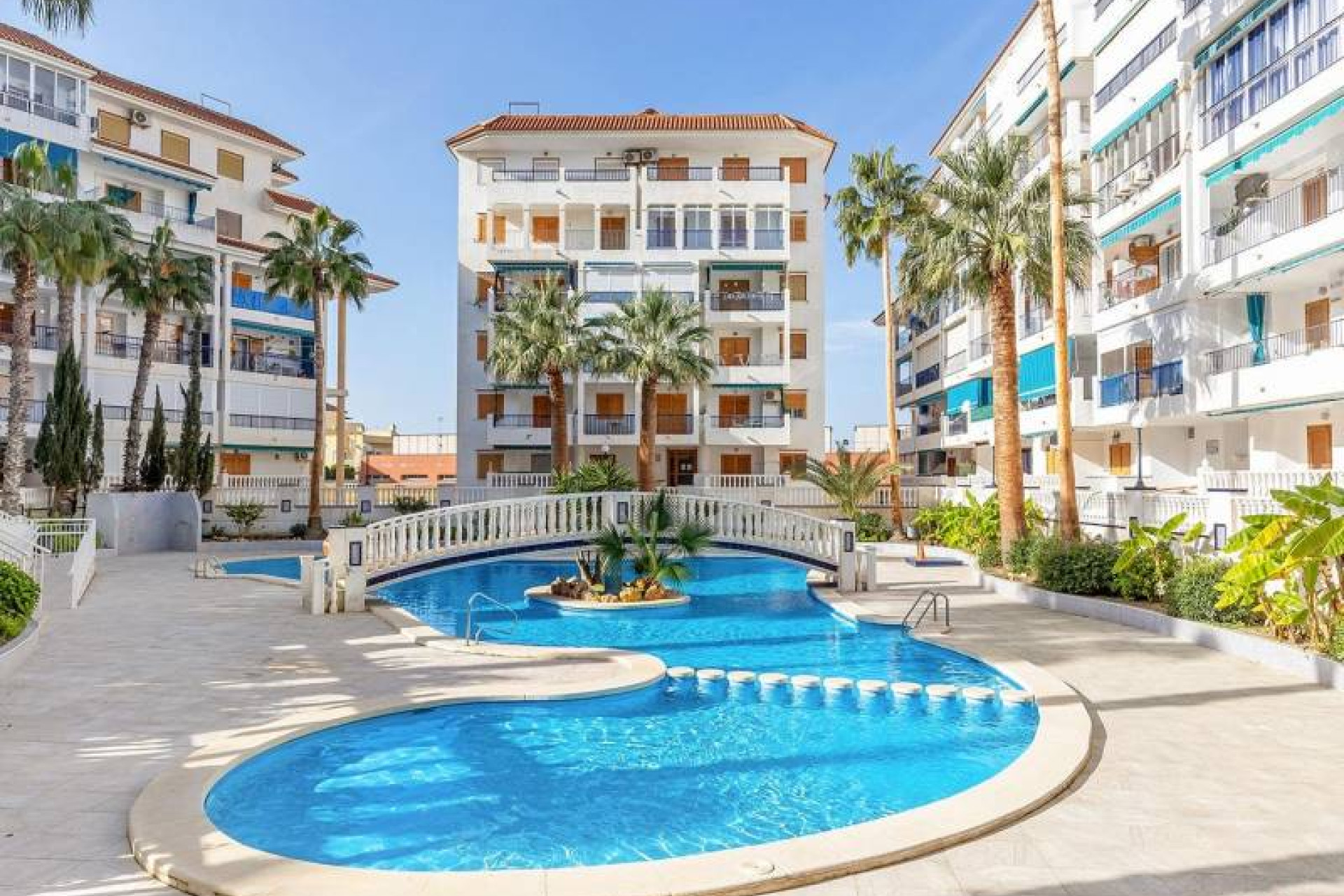 Resale - Apartment / flat - La Mata