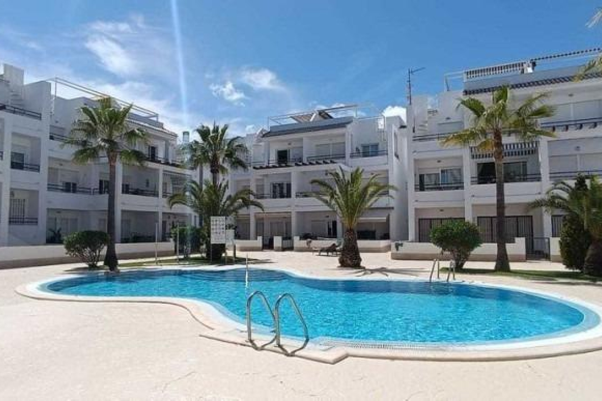 Resale - Apartment / flat - Torrevieja - Acequion