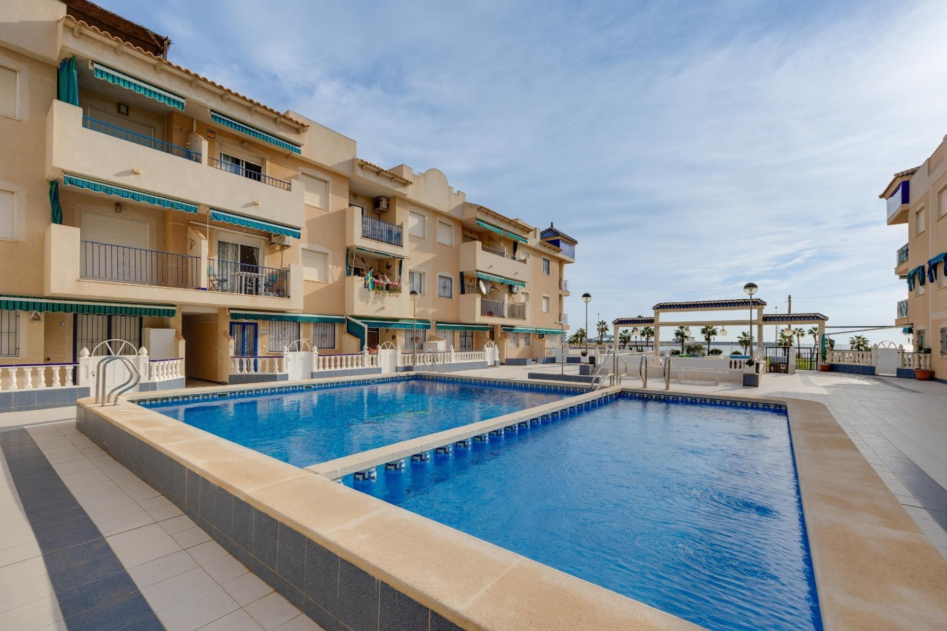 Resale - Apartment / flat - Torrevieja - Acequion