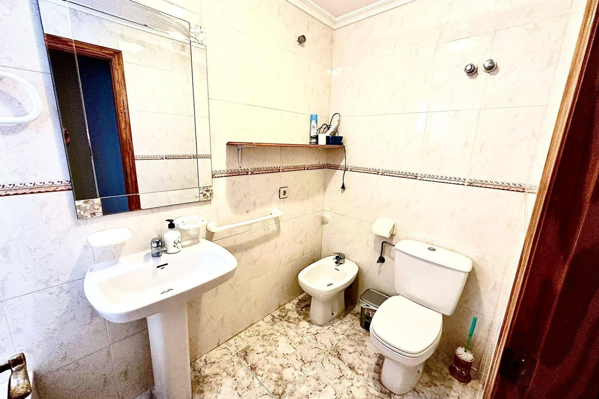 Resale - Apartment / flat - Torrevieja - Centro