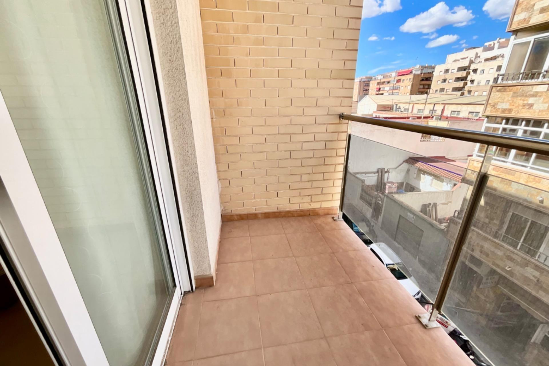 Resale - Apartment / flat - Torrevieja - Centro