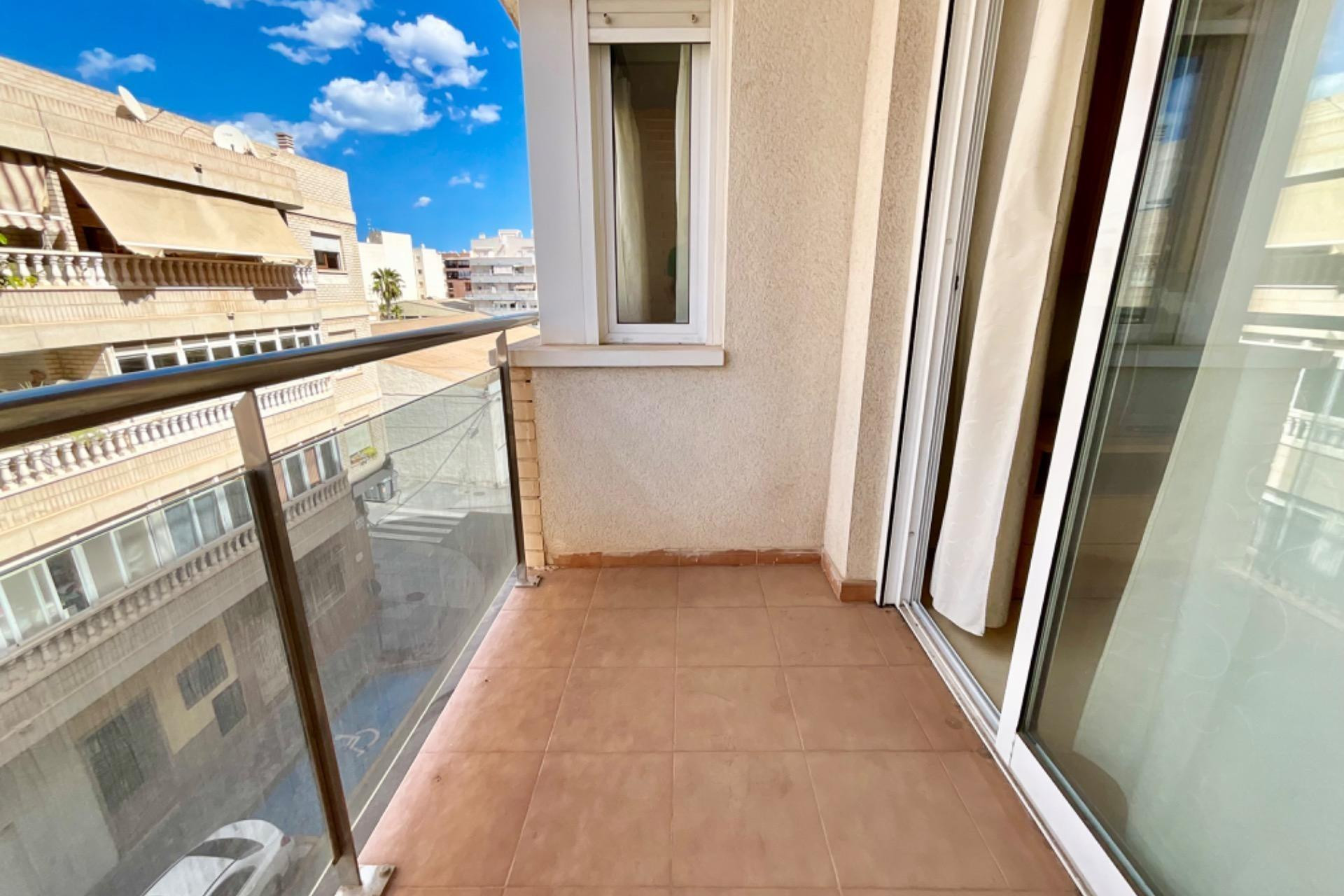 Resale - Apartment / flat - Torrevieja - Centro