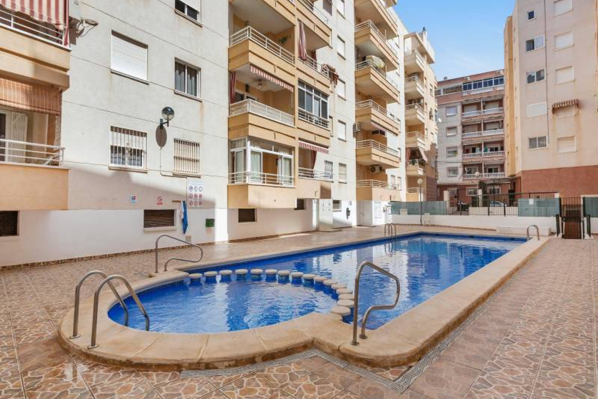 Resale - Apartment / flat - Torrevieja - Estacion de autobuses