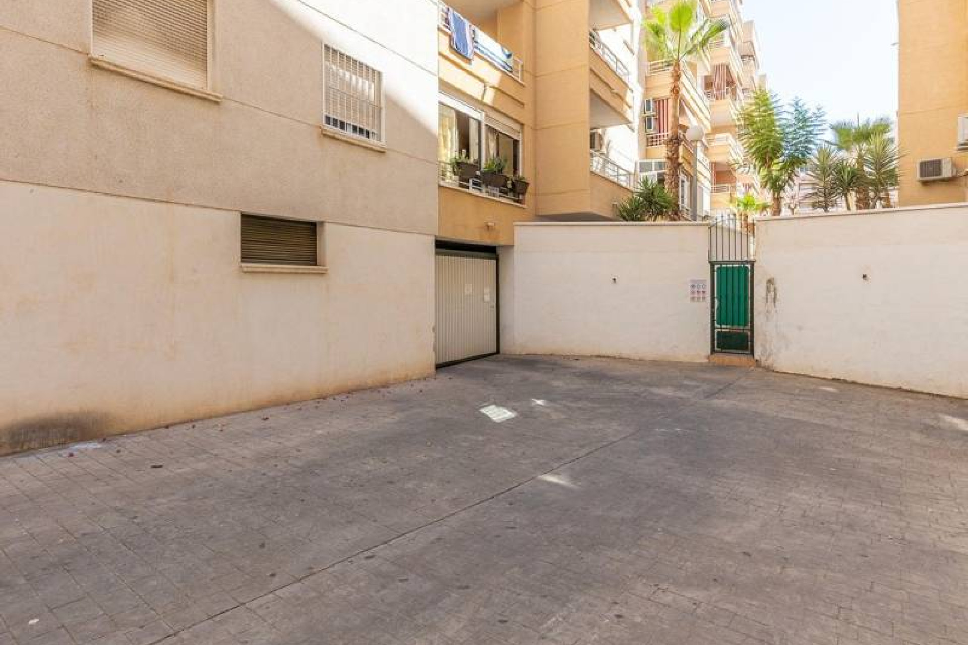 Resale - Apartment / flat - Torrevieja - Estacion de autobuses