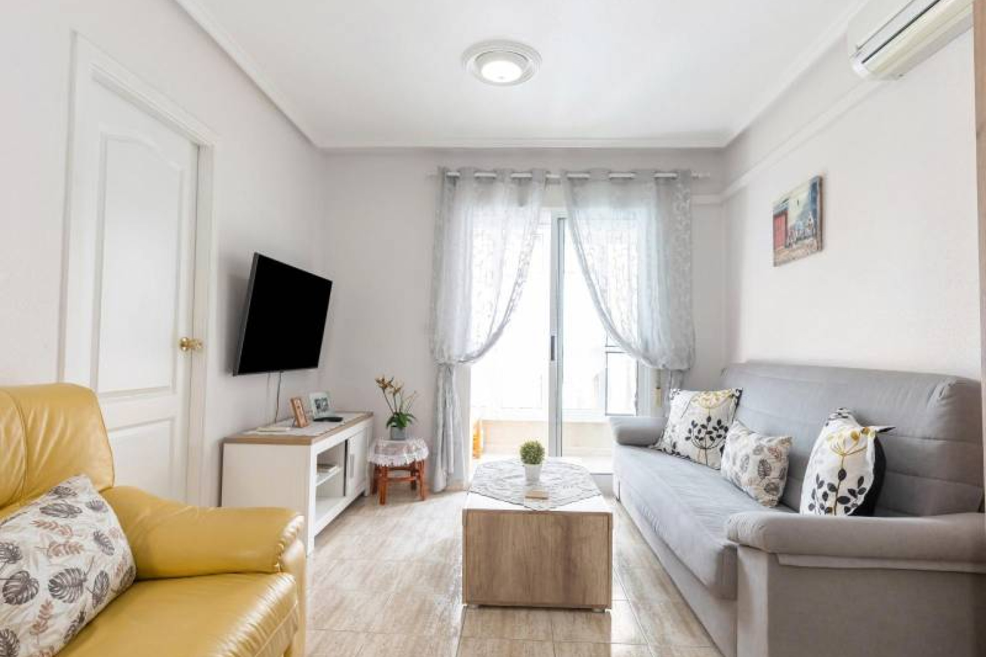 Resale - Apartment / flat - Torrevieja - Estacion de autobuses