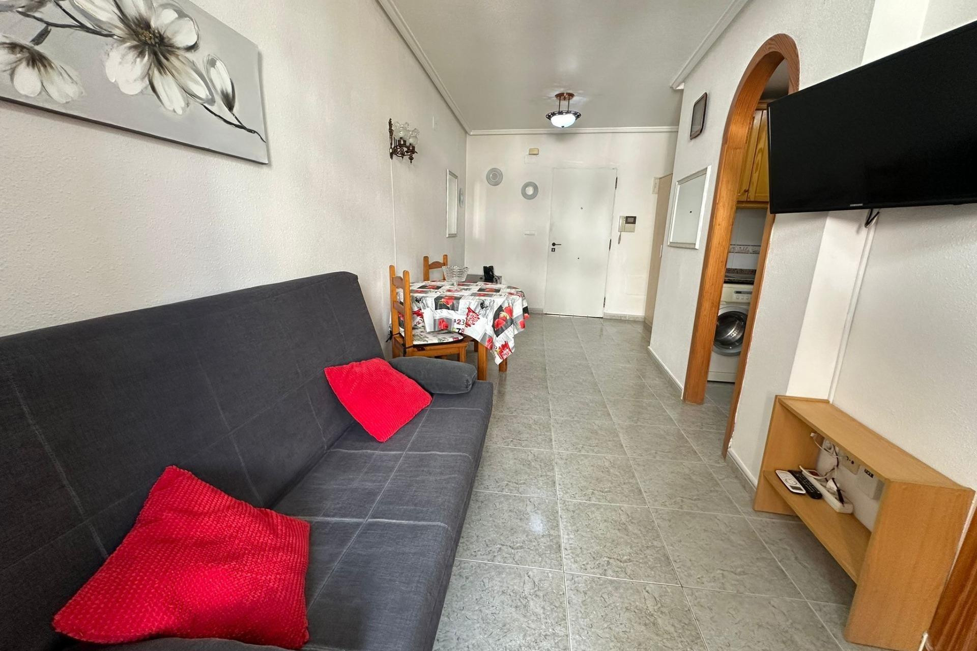 Resale - Apartment / flat - Torrevieja - Estacion de autobuses