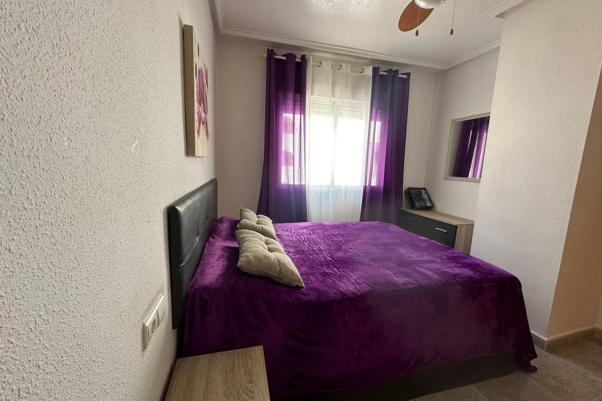 Resale - Apartment / flat - Torrevieja - Estacion de autobuses