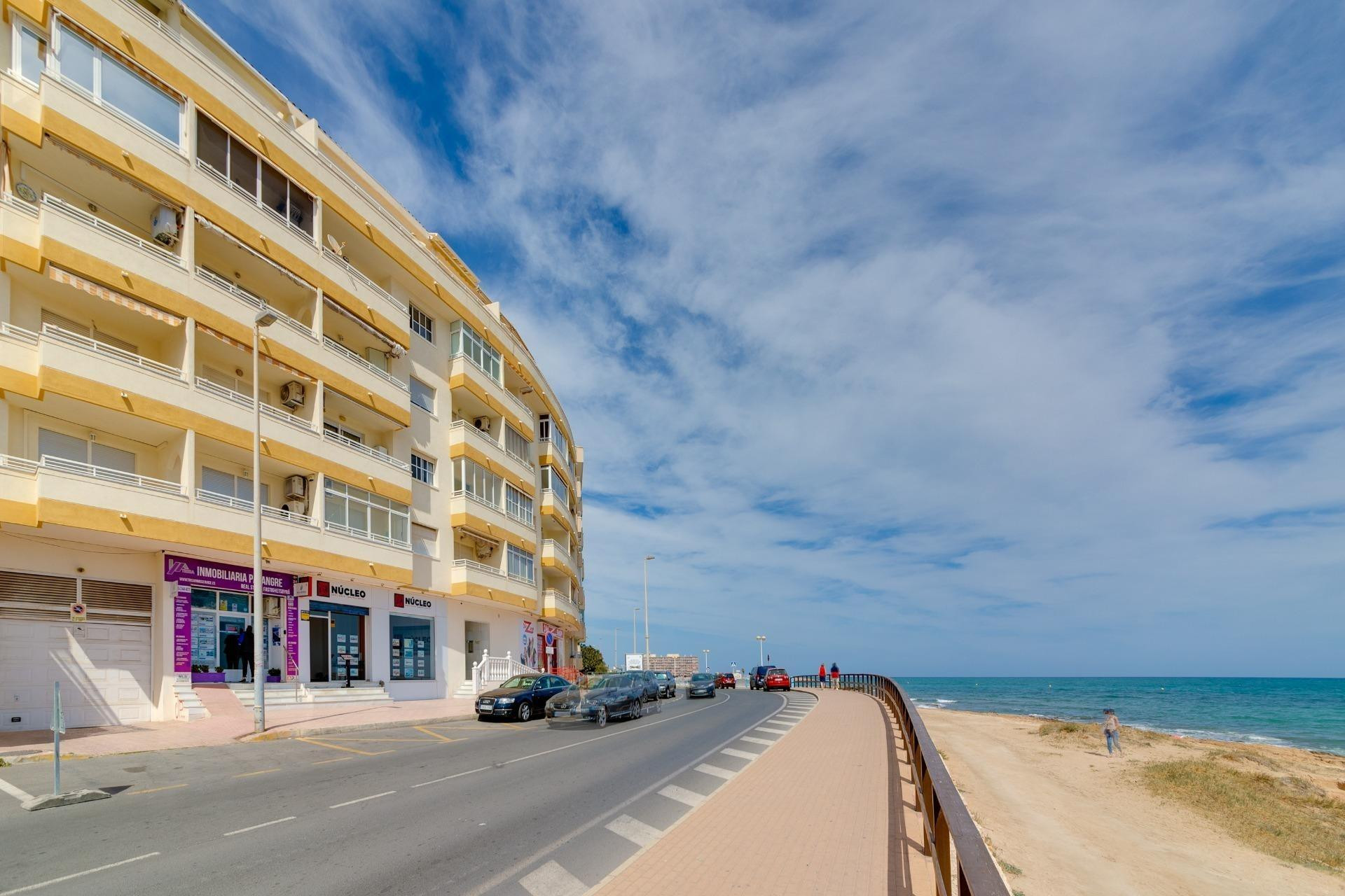 Resale - Apartment / flat - Torrevieja - Estacion de autobuses