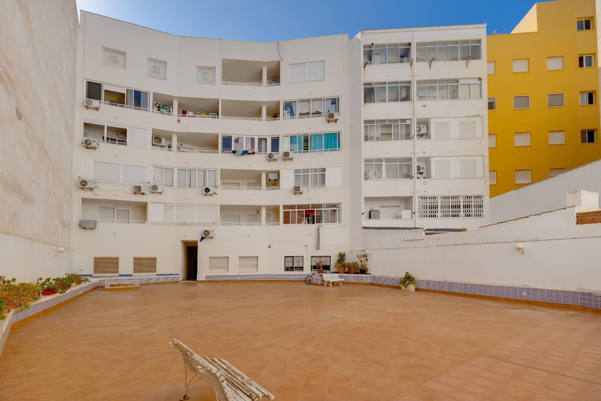 Resale - Apartment / flat - Torrevieja - Estacion de autobuses