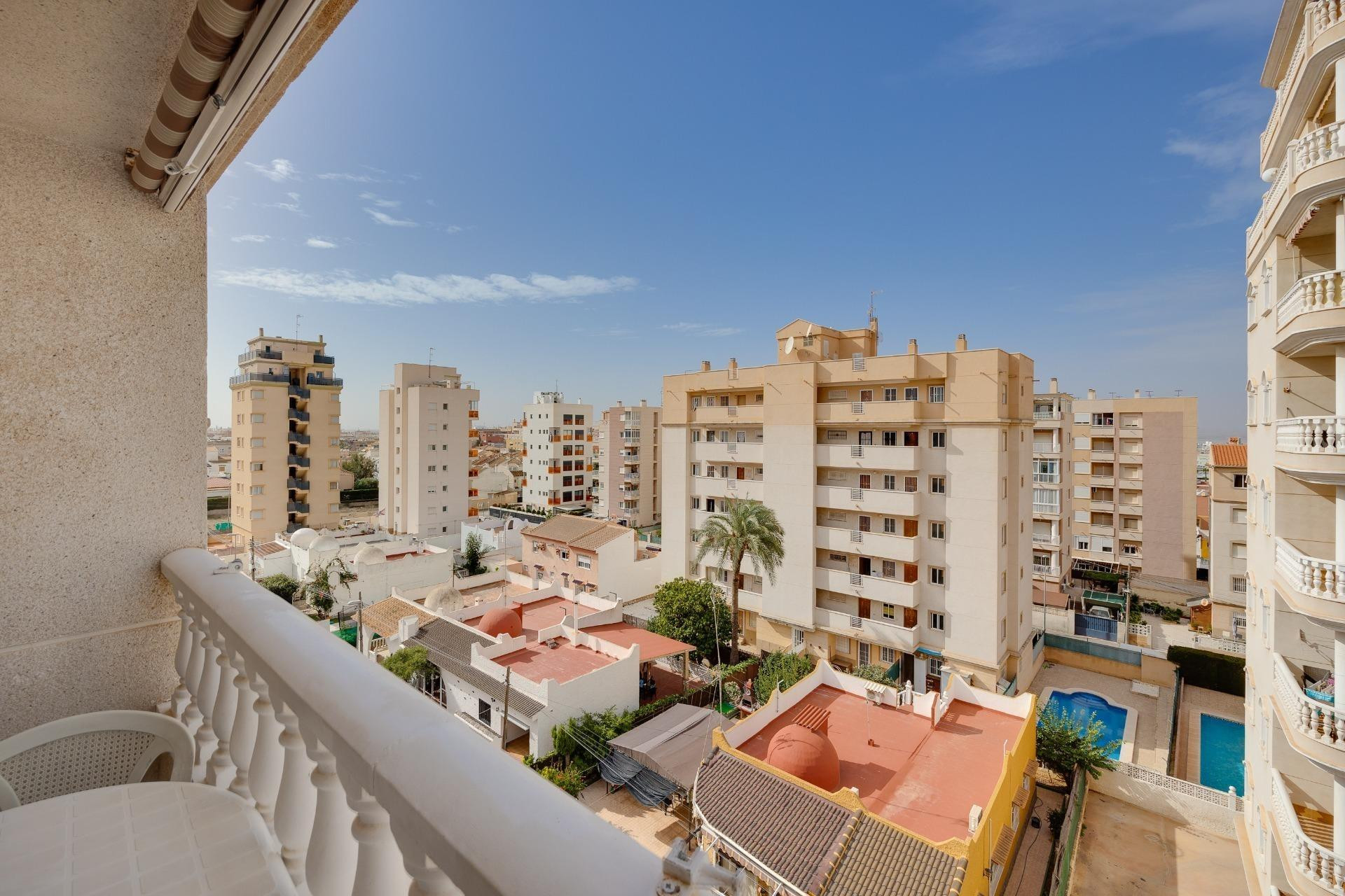 Resale - Apartment / flat - Torrevieja - Estacion de autobuses