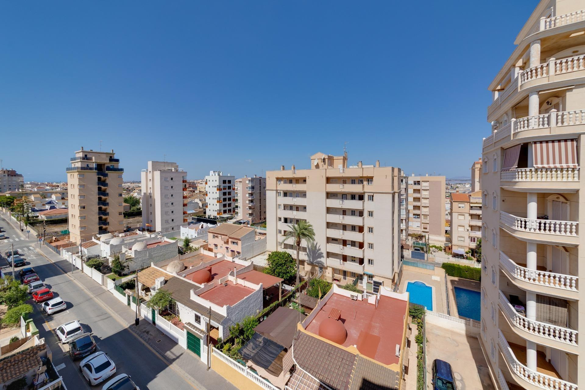 Resale - Apartment / flat - Torrevieja - Estacion de autobuses