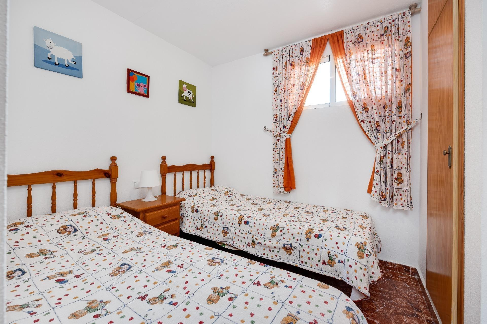 Resale - Apartment / flat - Torrevieja - Estacion de autobuses