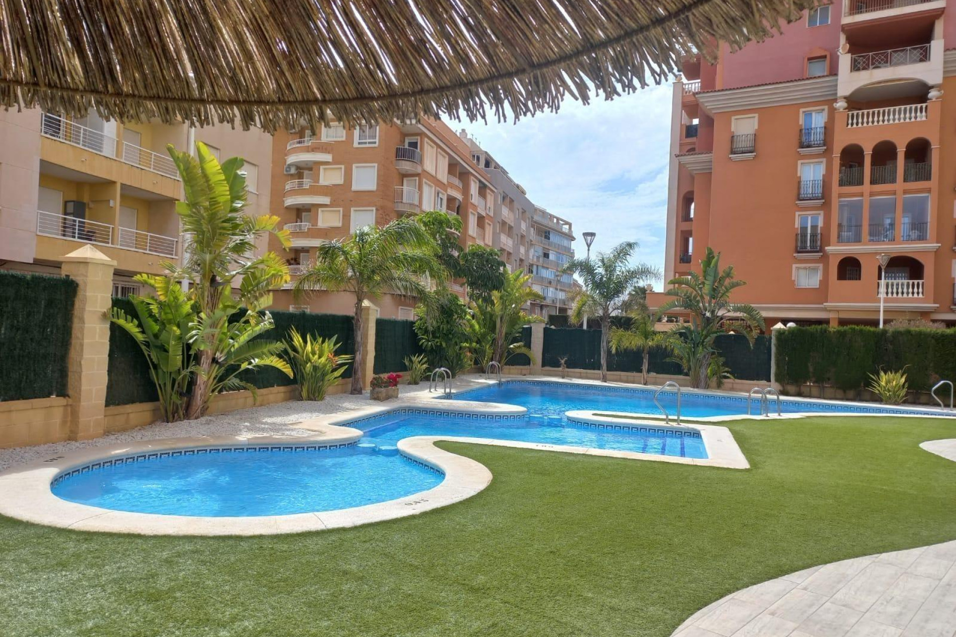 Resale - Apartment / flat - Torrevieja - Habaneras