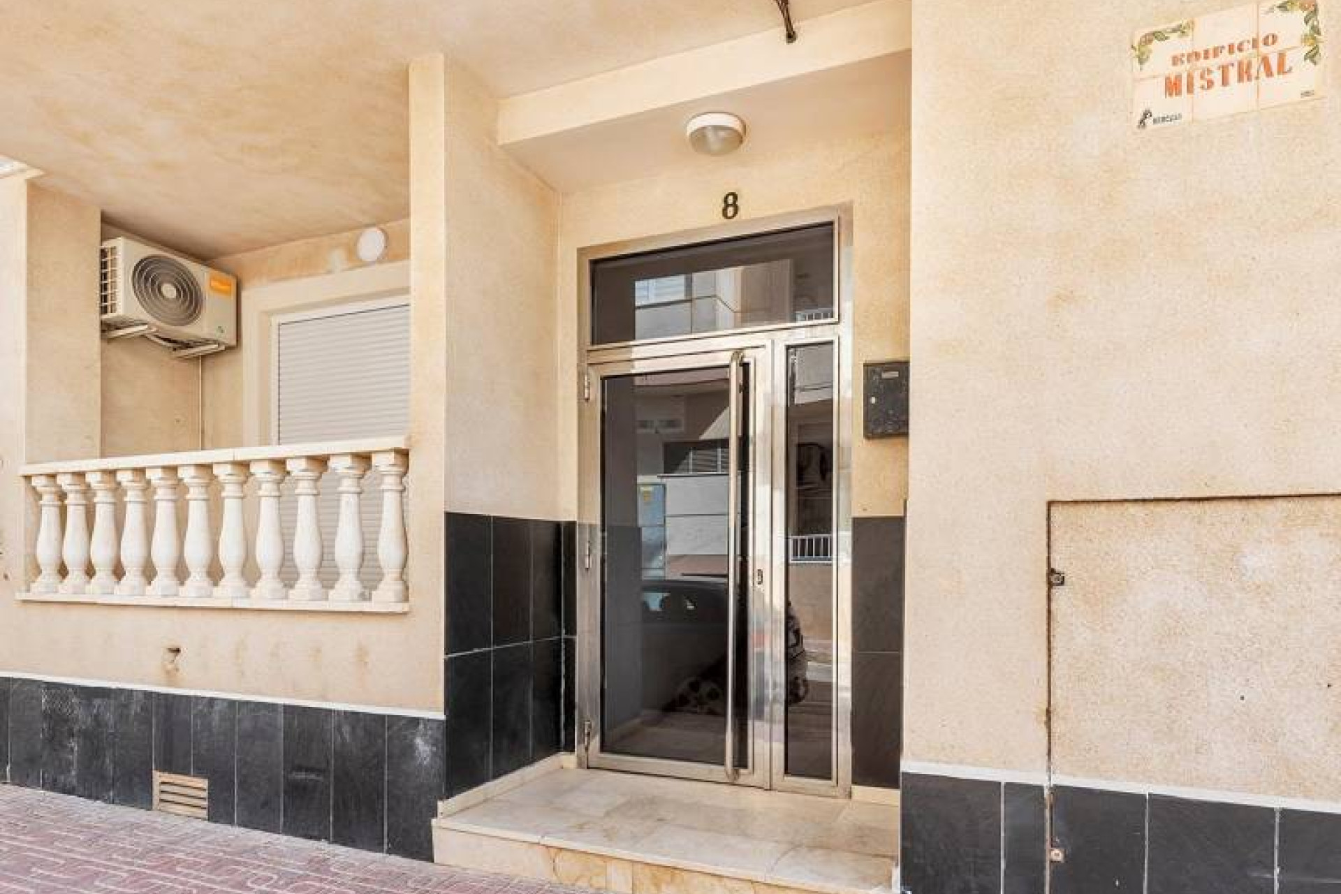 Resale - Apartment / flat - Torrevieja - La Mata pueblo