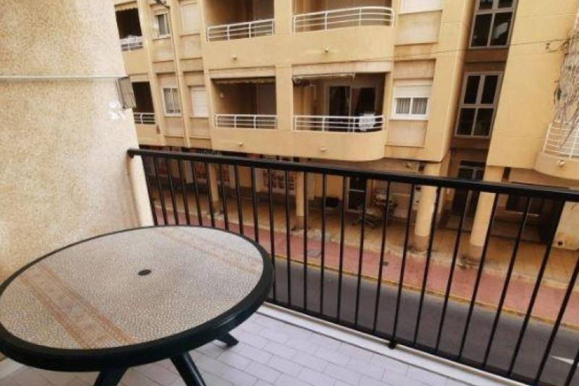 Resale - Apartment / flat - Torrevieja - La Mata