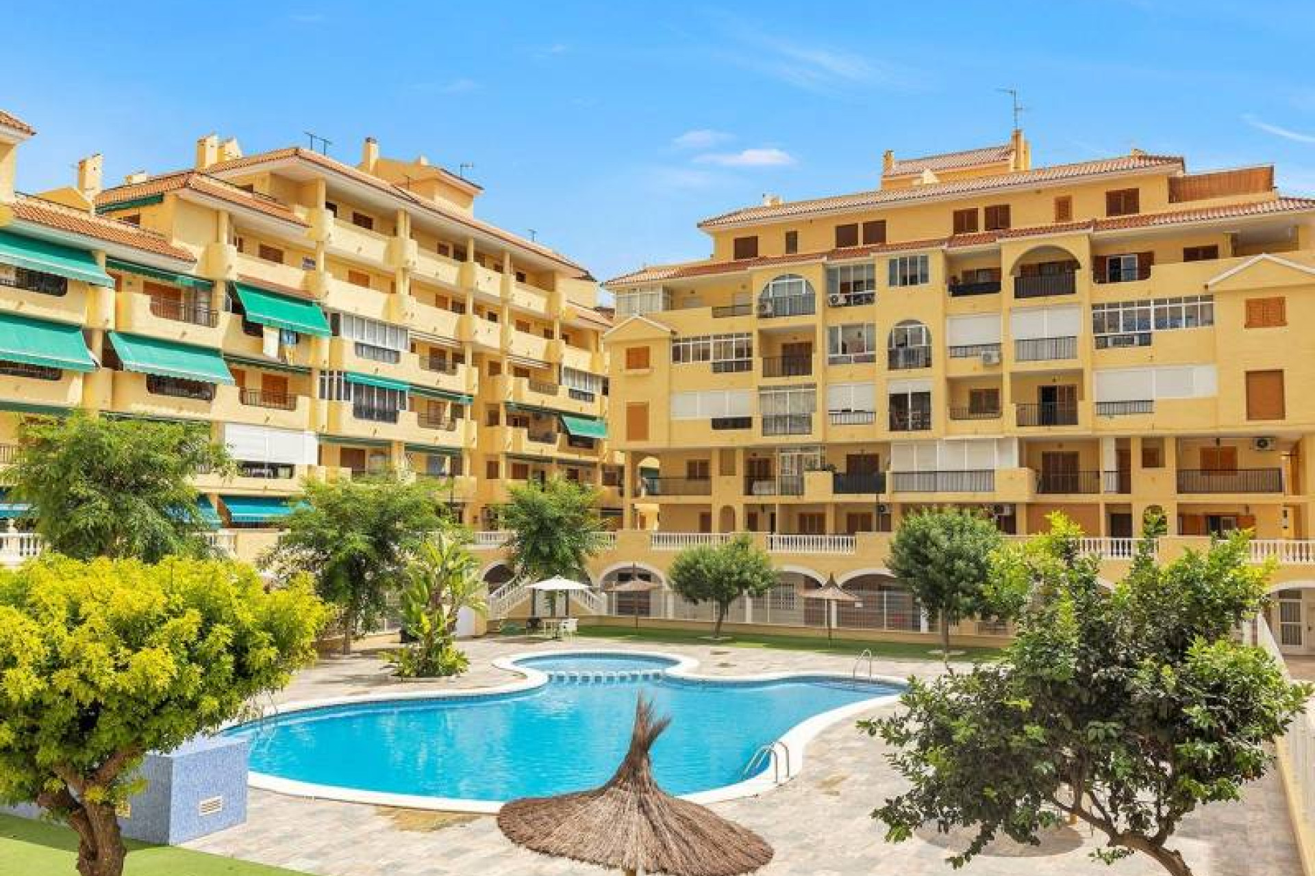 Resale - Apartment / flat - Torrevieja - La Mata