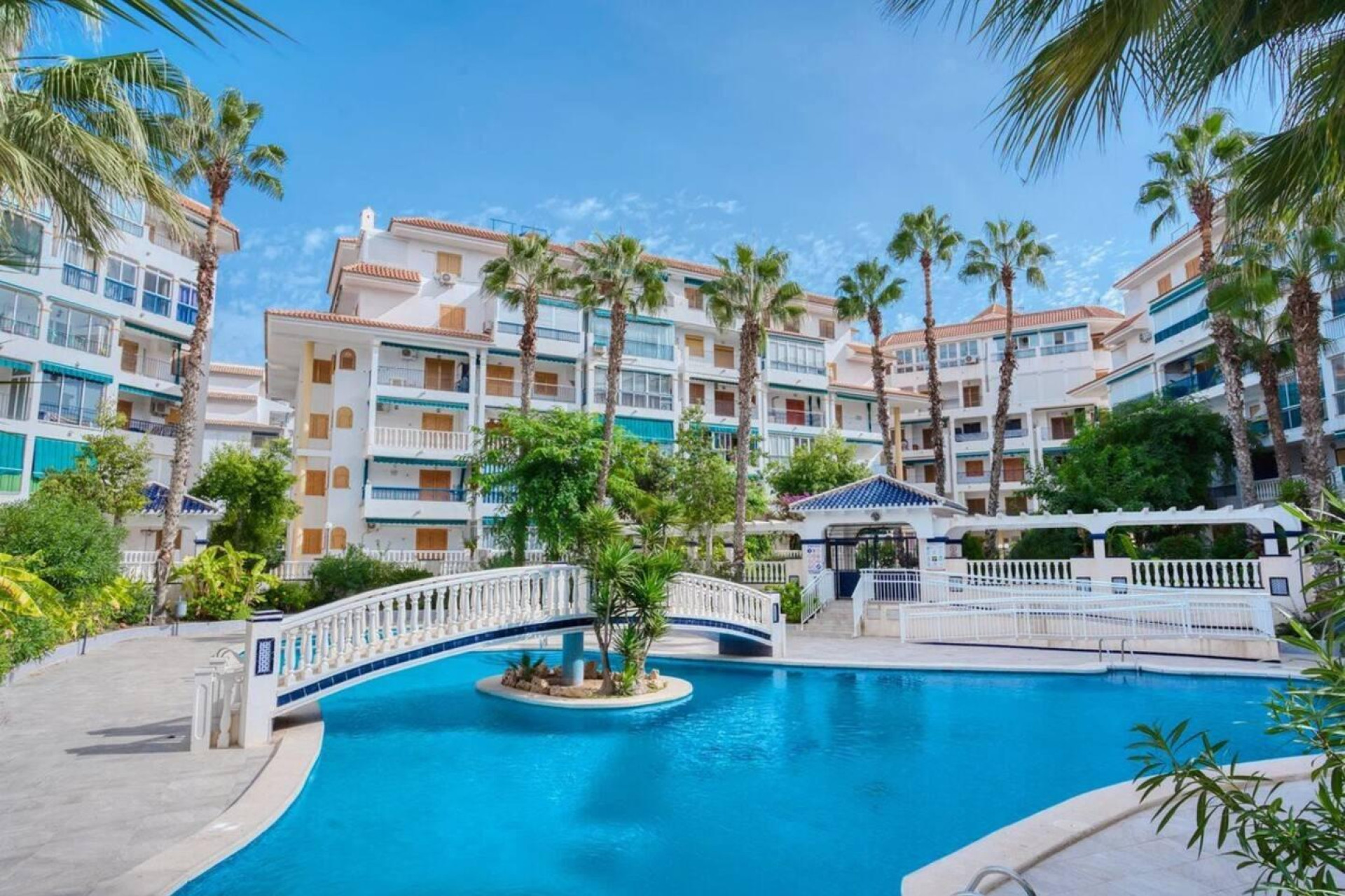 Resale - Apartment / flat - Torrevieja - La Mata