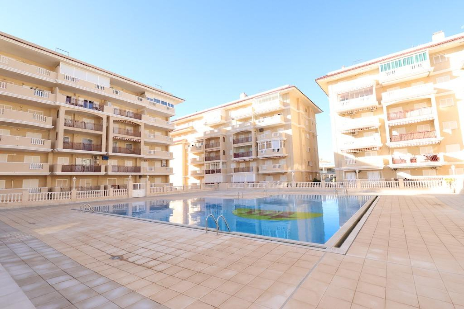 Resale - Apartment / flat - Torrevieja - La Mata