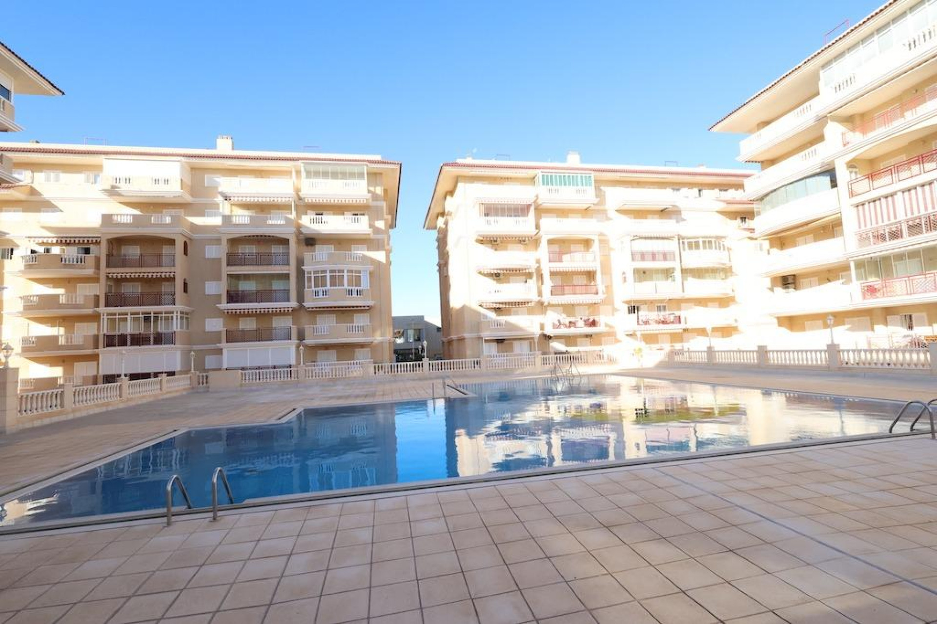 Resale - Apartment / flat - Torrevieja - La Mata