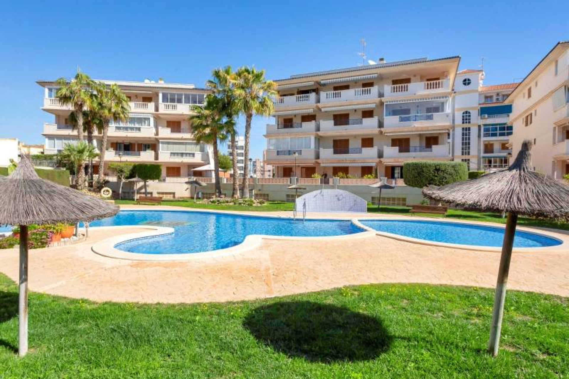 Resale - Apartment / flat - Torrevieja - La Mata