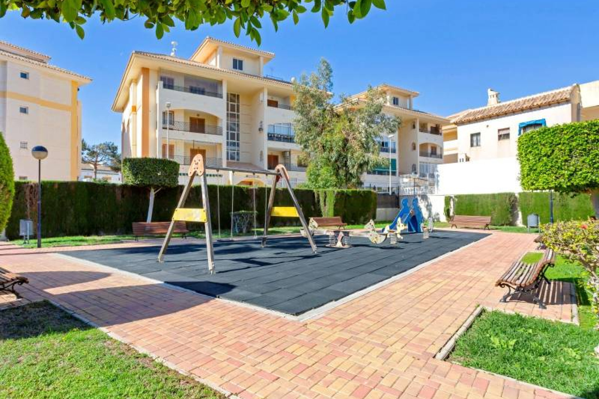 Resale - Apartment / flat - Torrevieja - La Mata