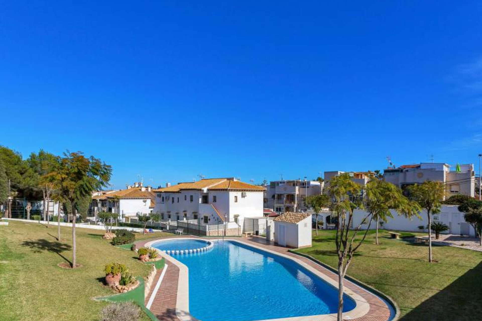 Resale - Apartment / flat - Torrevieja - Lago jardin