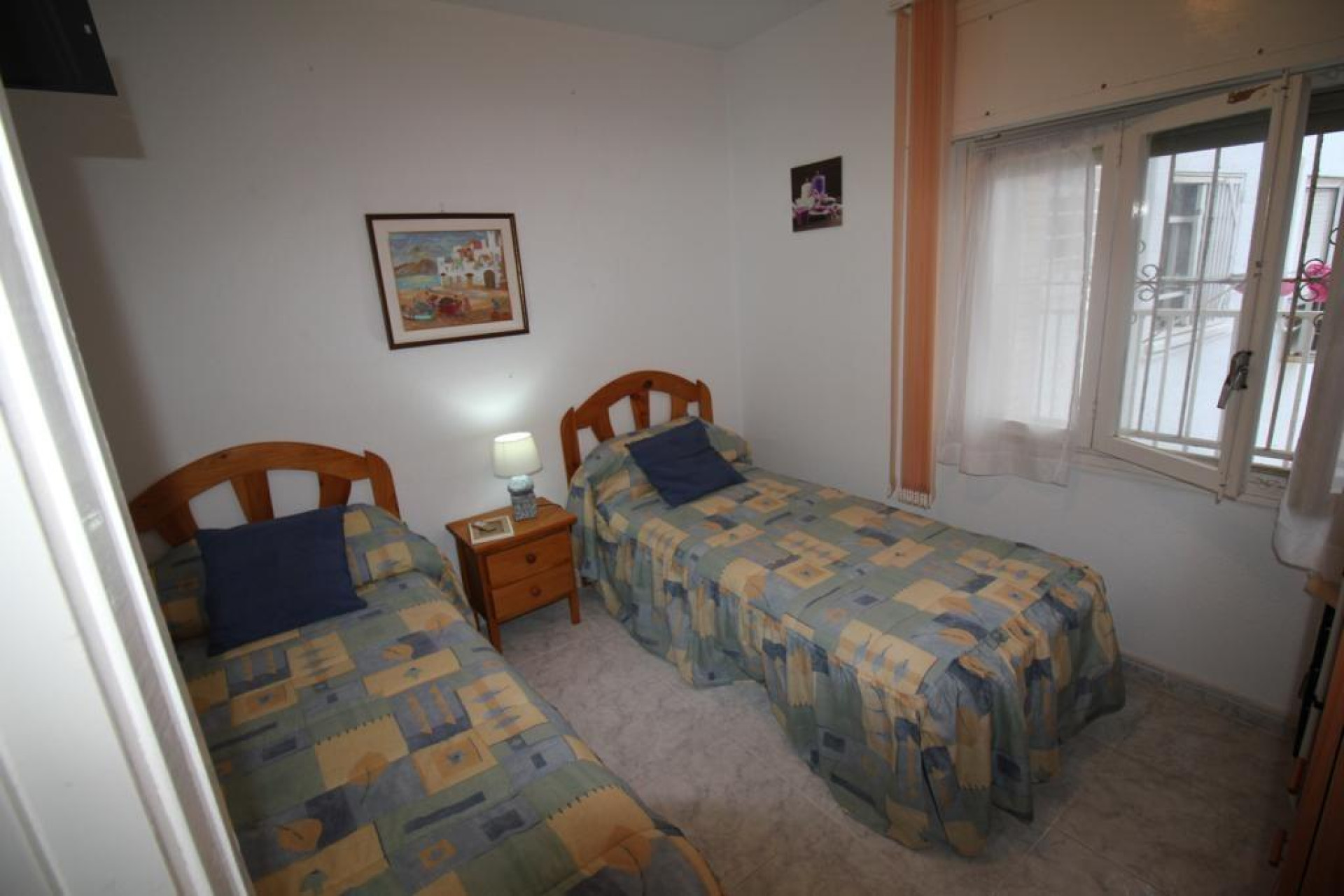 Resale - Apartment / flat - Torrevieja - Paseo maritimo