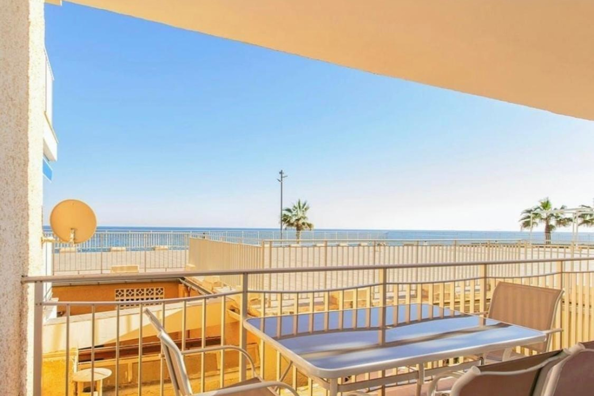 Resale - Apartment / flat - Torrevieja - Playa de los locos