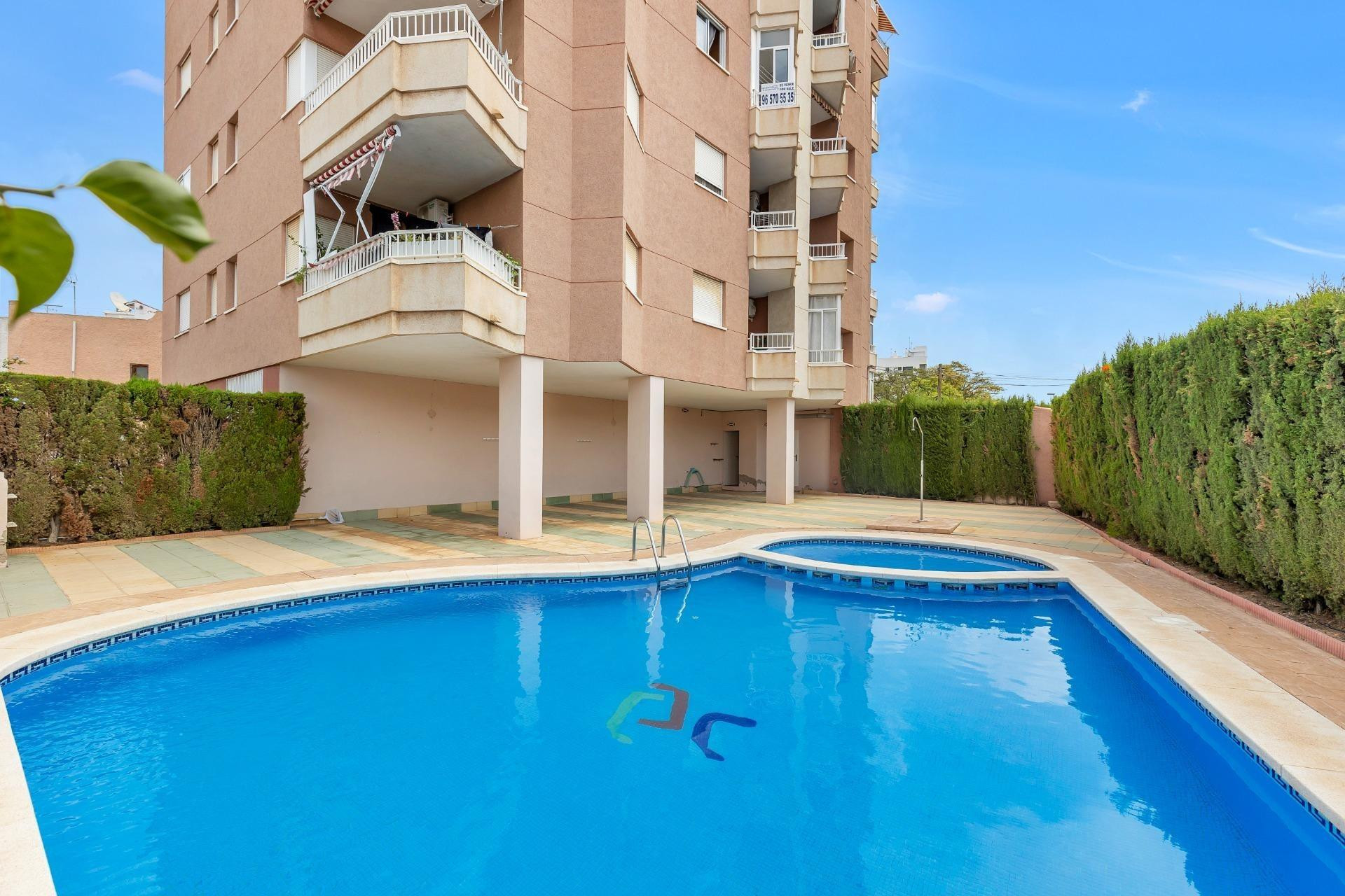 Resale - Apartment / flat - Torrevieja - Playa de los locos