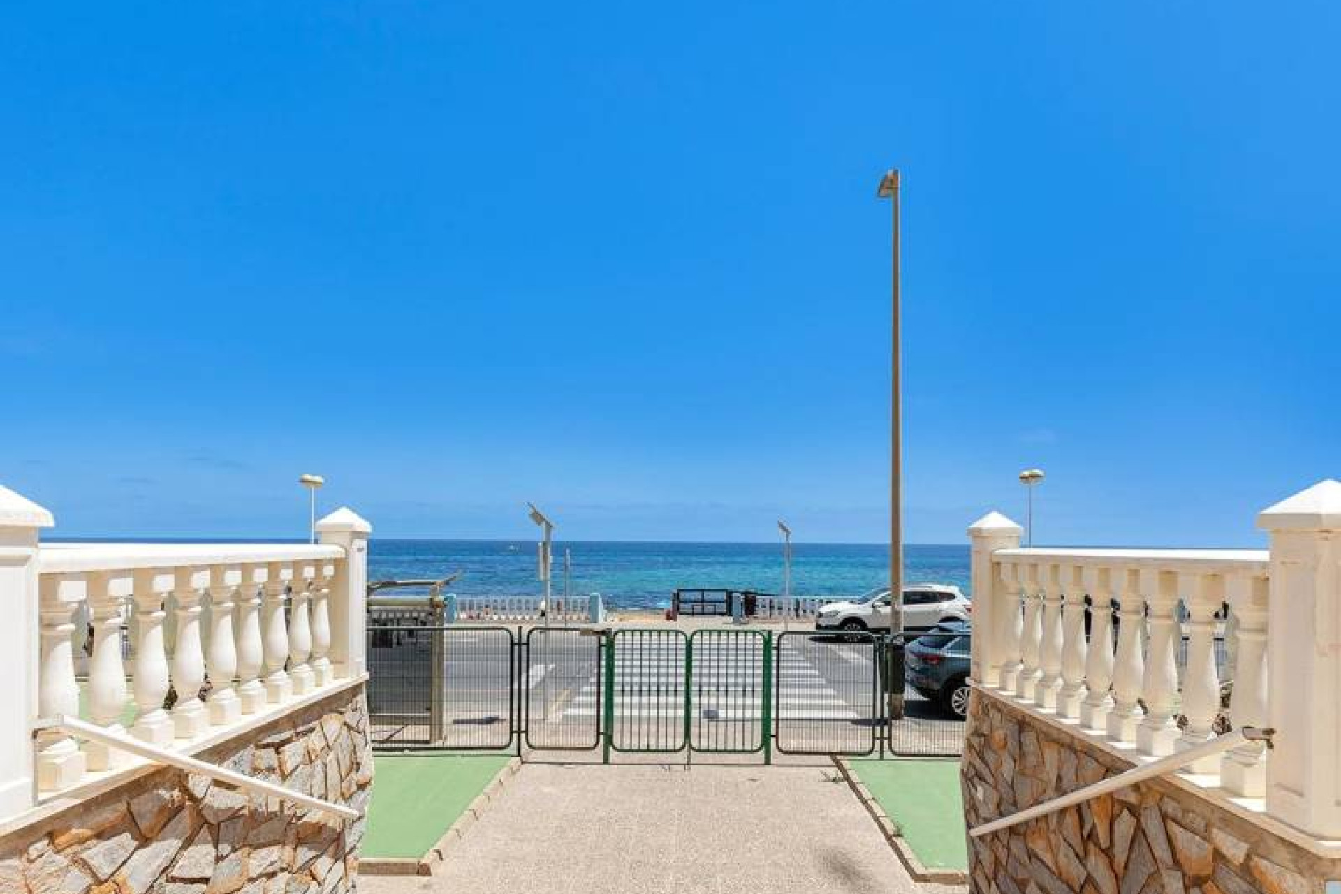 Resale - Apartment / flat - Torrevieja - Playa de los Locos