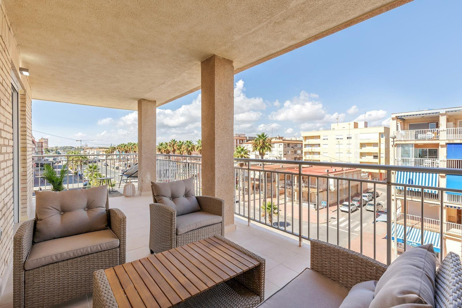 Resale - Apartment / flat - Torrevieja - Playa de los Naufragos