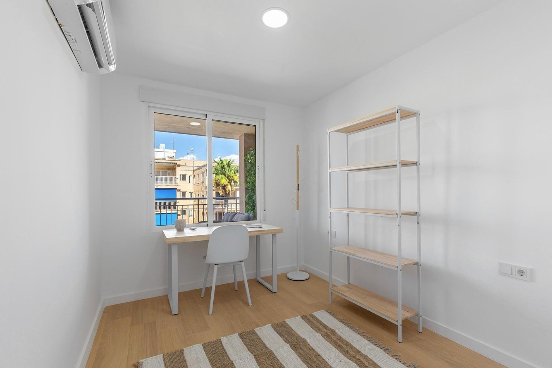 Resale - Apartment / flat - Torrevieja - Playa de los Naufragos