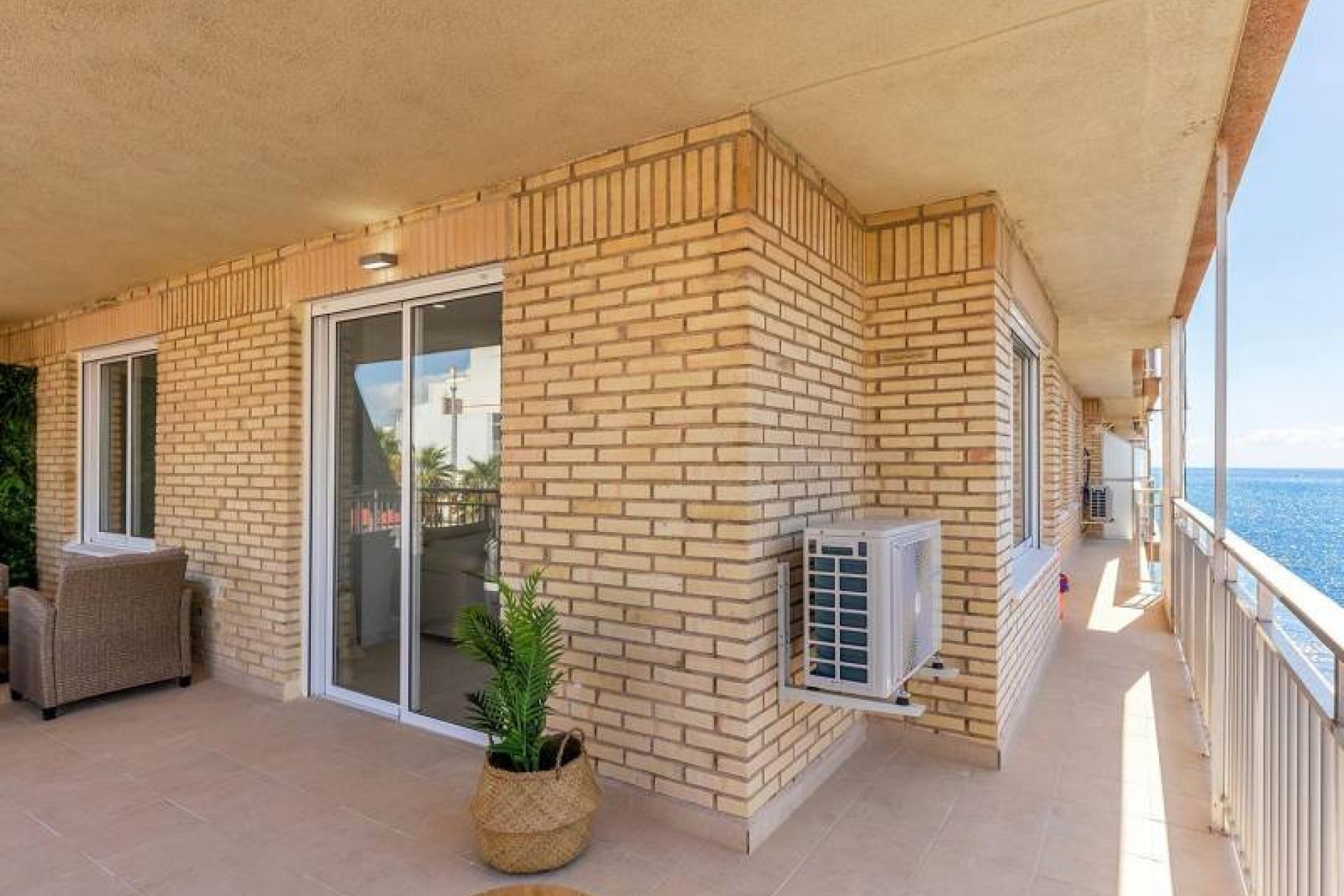 Resale - Apartment / flat - Torrevieja - Playa de los Naufragos