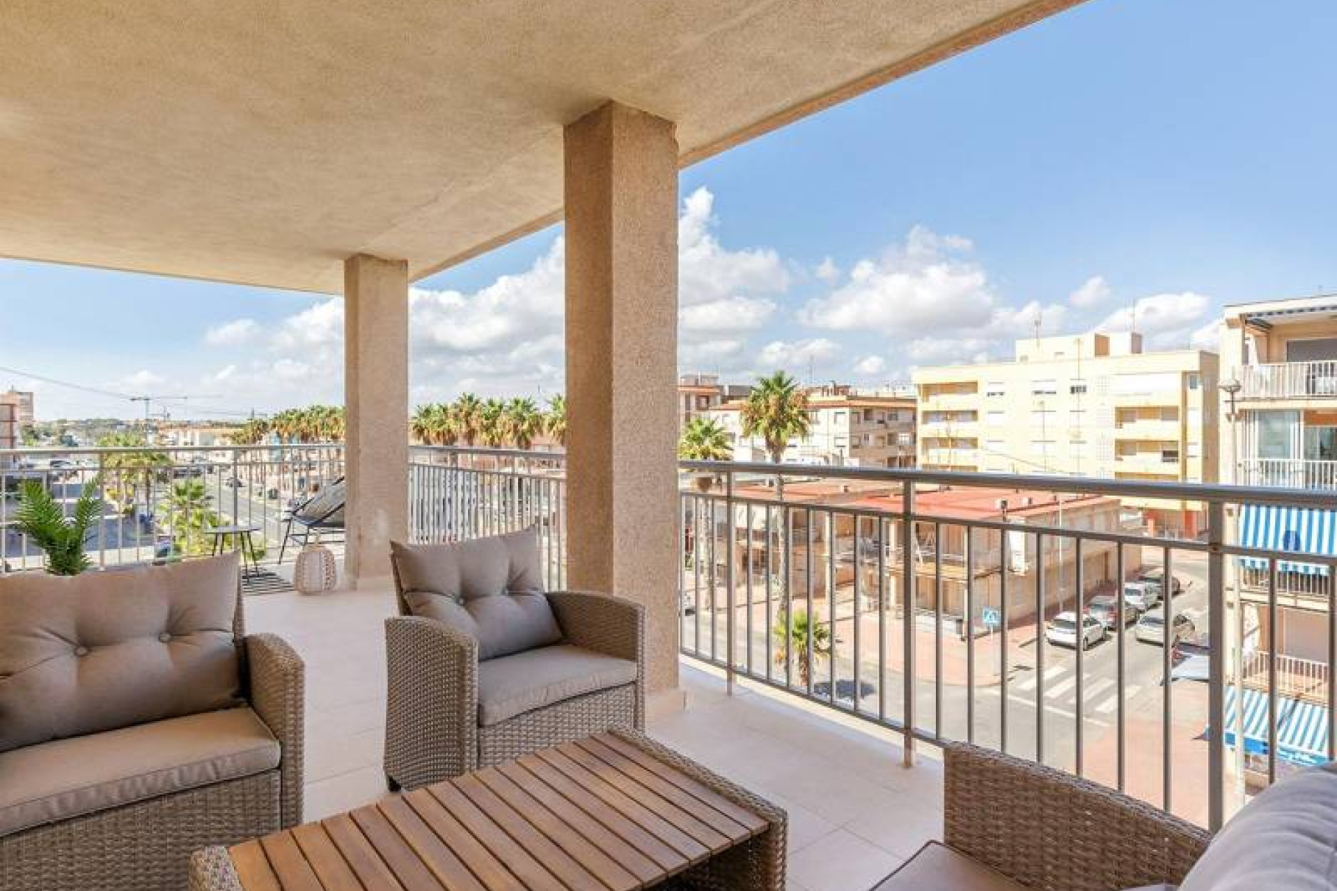 Resale - Apartment / flat - Torrevieja - Playa de los Naufragos