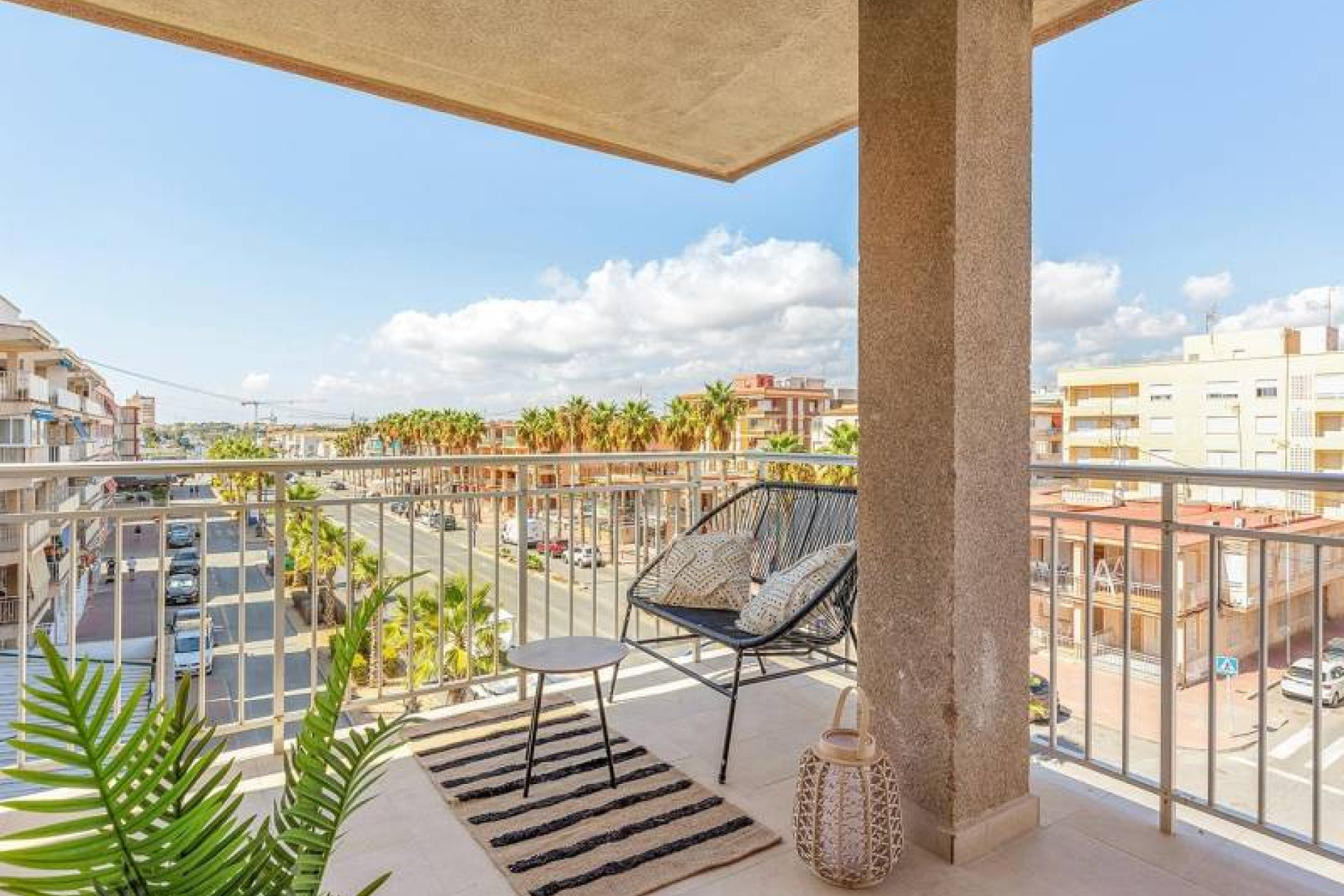 Resale - Apartment / flat - Torrevieja - Playa de los Naufragos