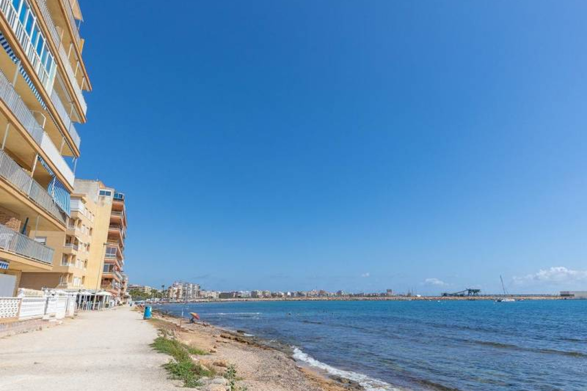 Resale - Apartment / flat - Torrevieja - Playa de los Naufragos