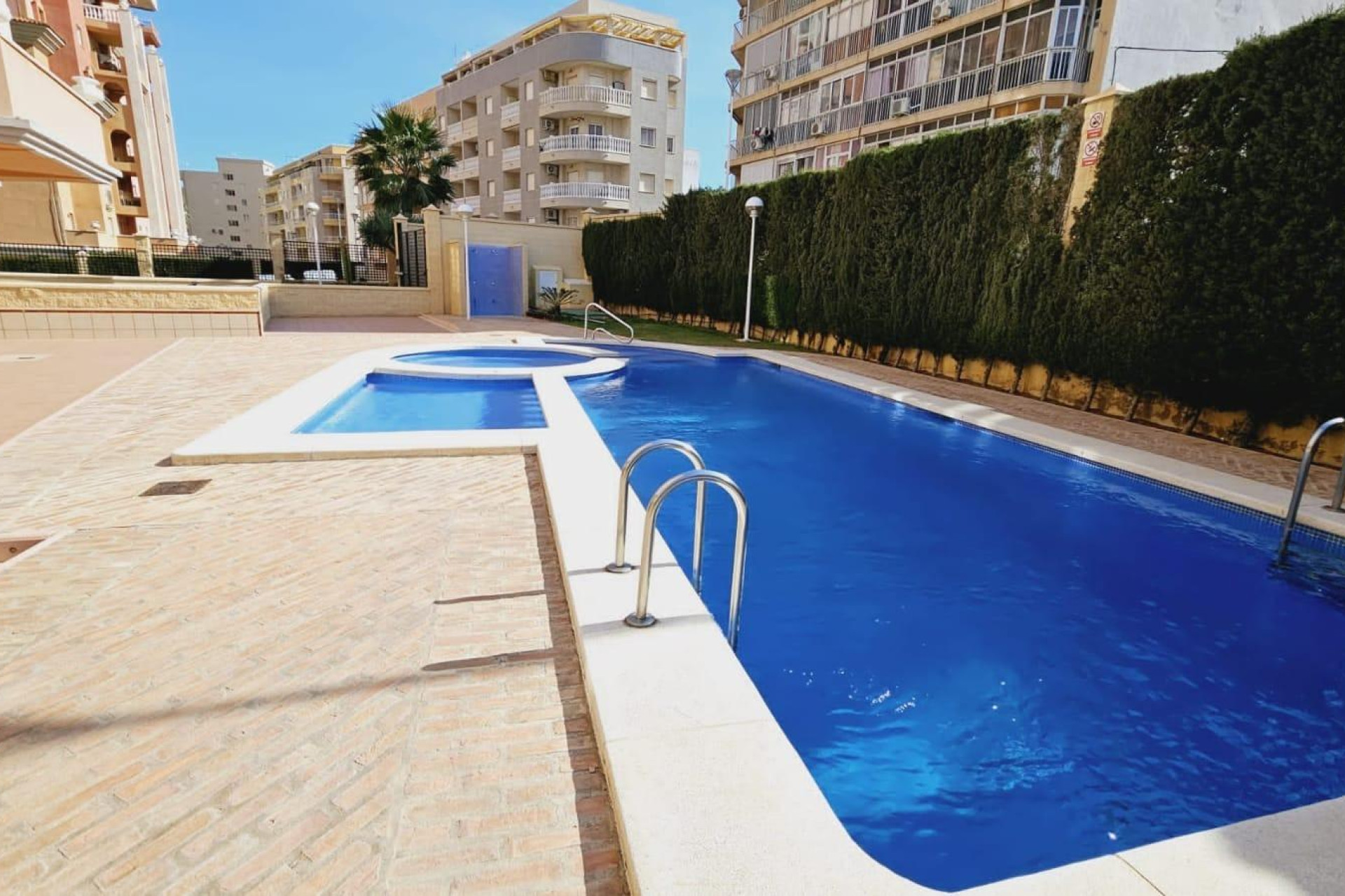 Resale - Apartment / flat - Torrevieja - Playa del cura