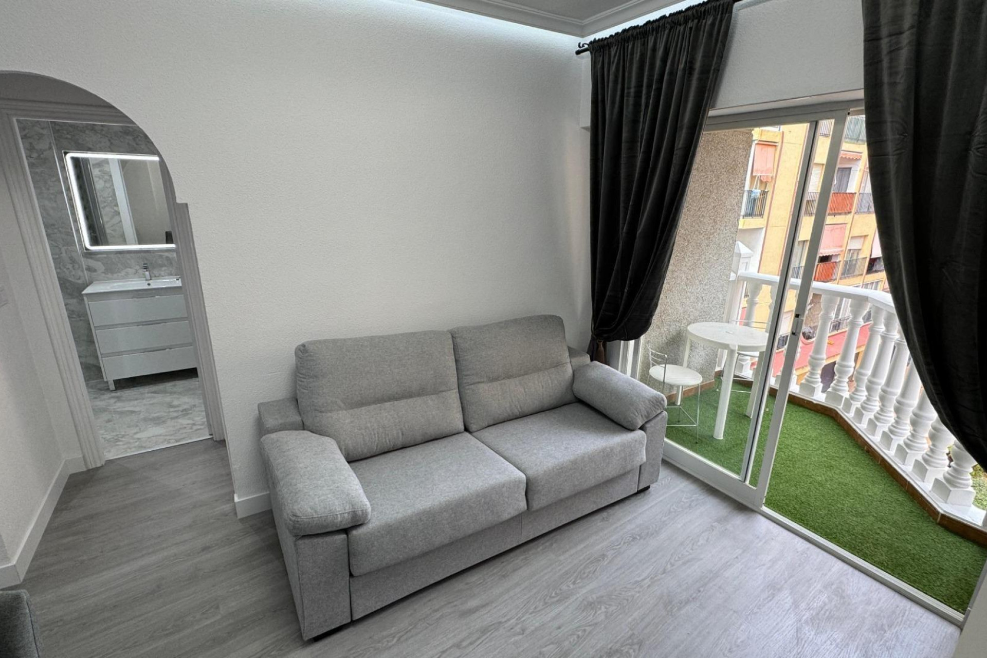 Resale - Apartment / flat - Torrevieja - Playa del cura