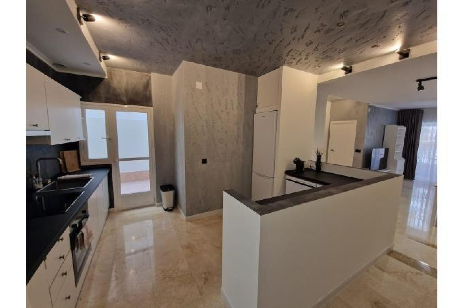 Resale - Apartment / flat - Torrevieja - Playa del cura