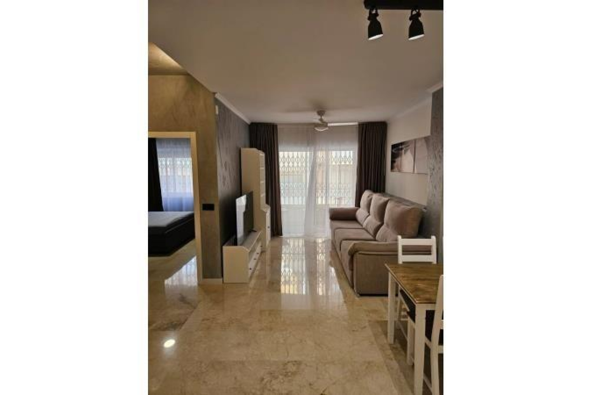 Resale - Apartment / flat - Torrevieja - Playa del cura