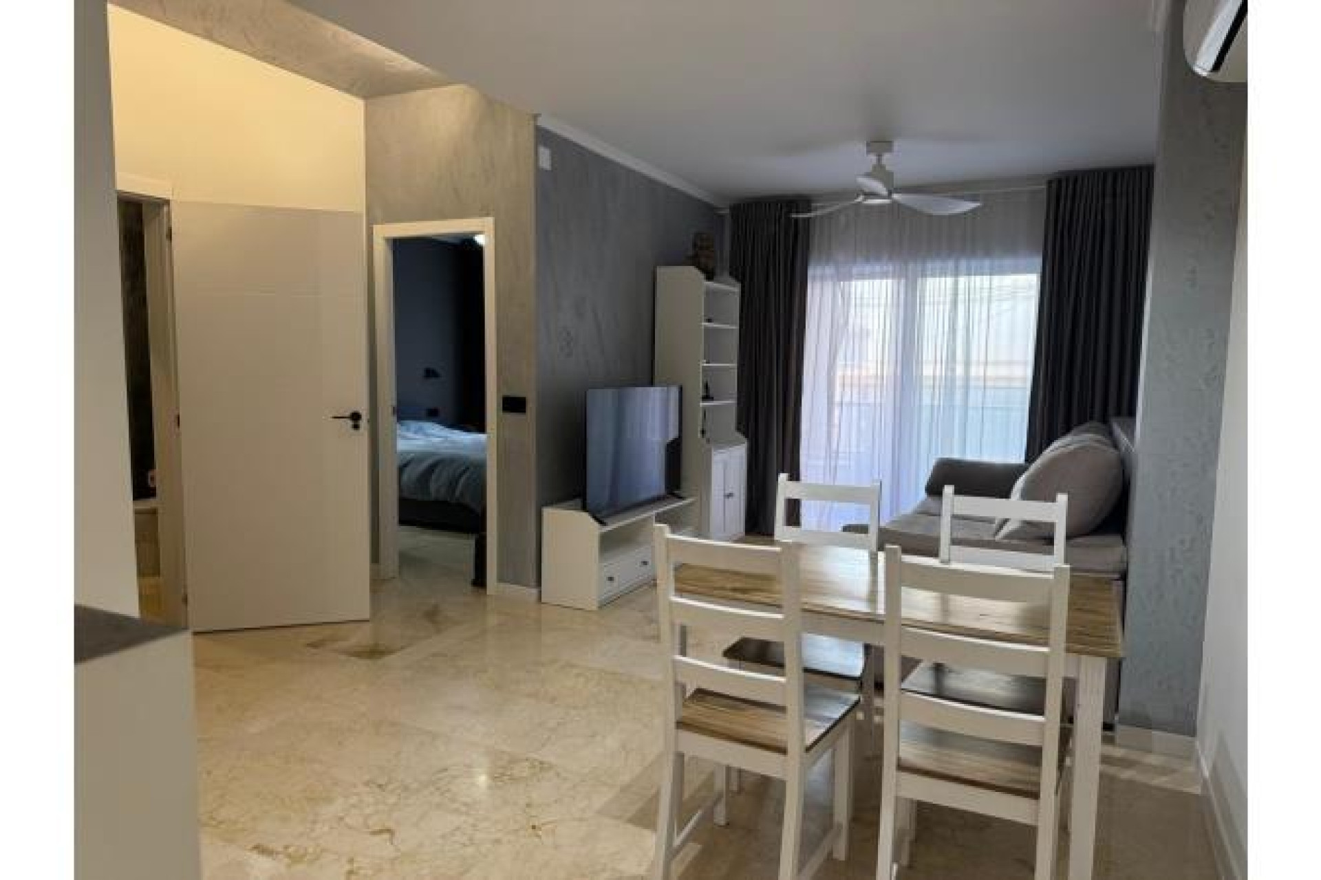 Resale - Apartment / flat - Torrevieja - Playa del cura