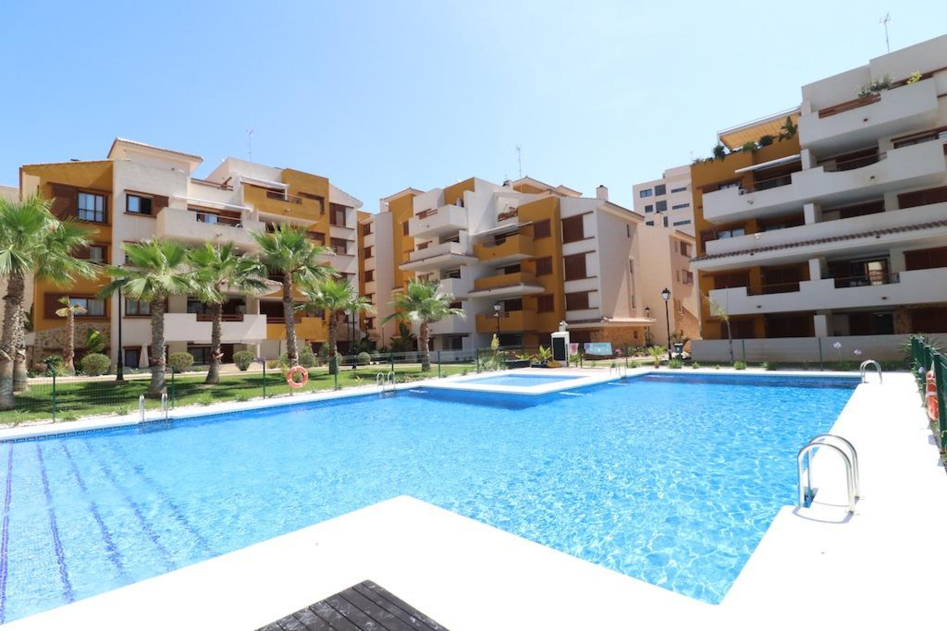 Resale - Apartment / flat - Torrevieja - Punta prima