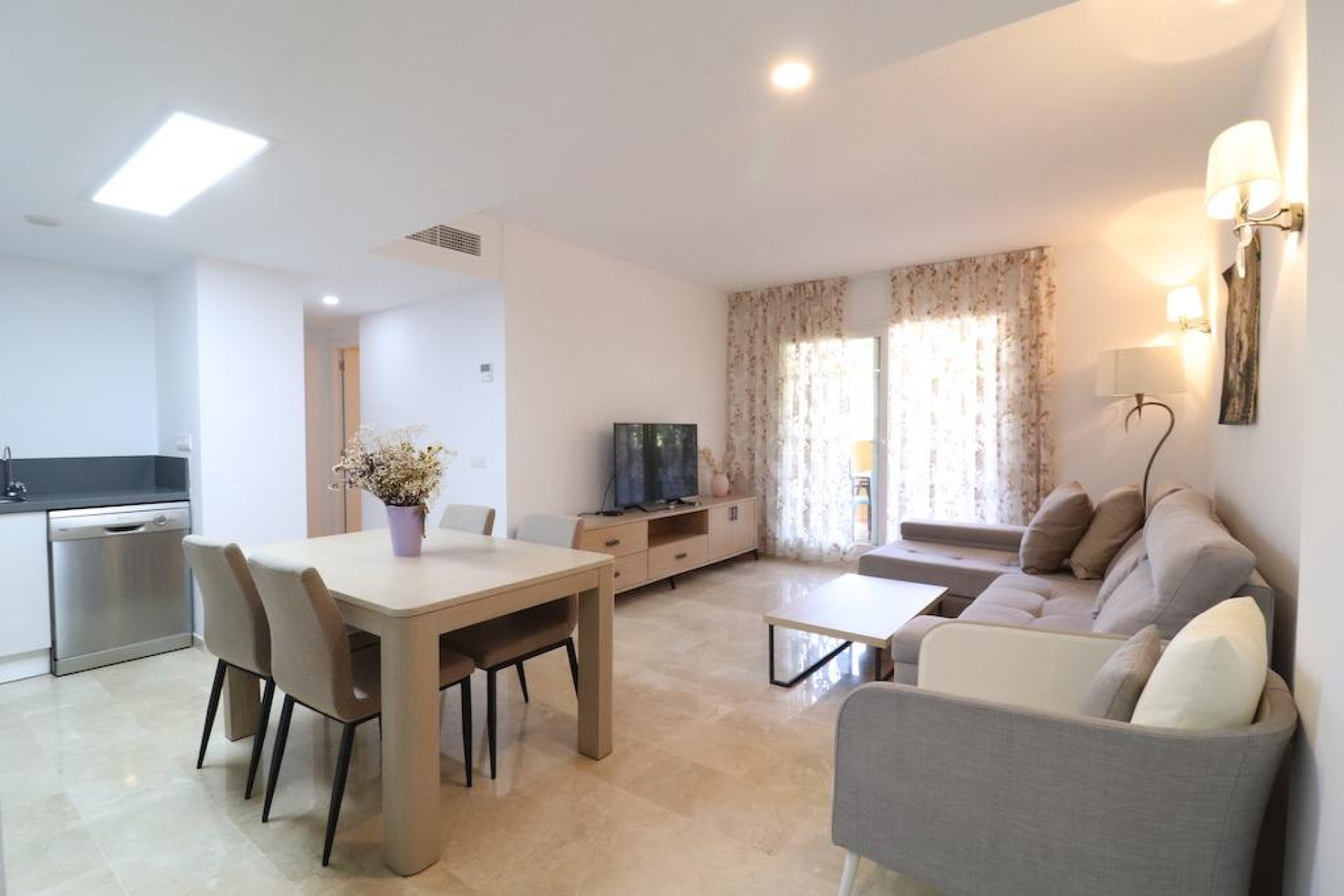 Resale - Apartment / flat - Torrevieja - Punta prima