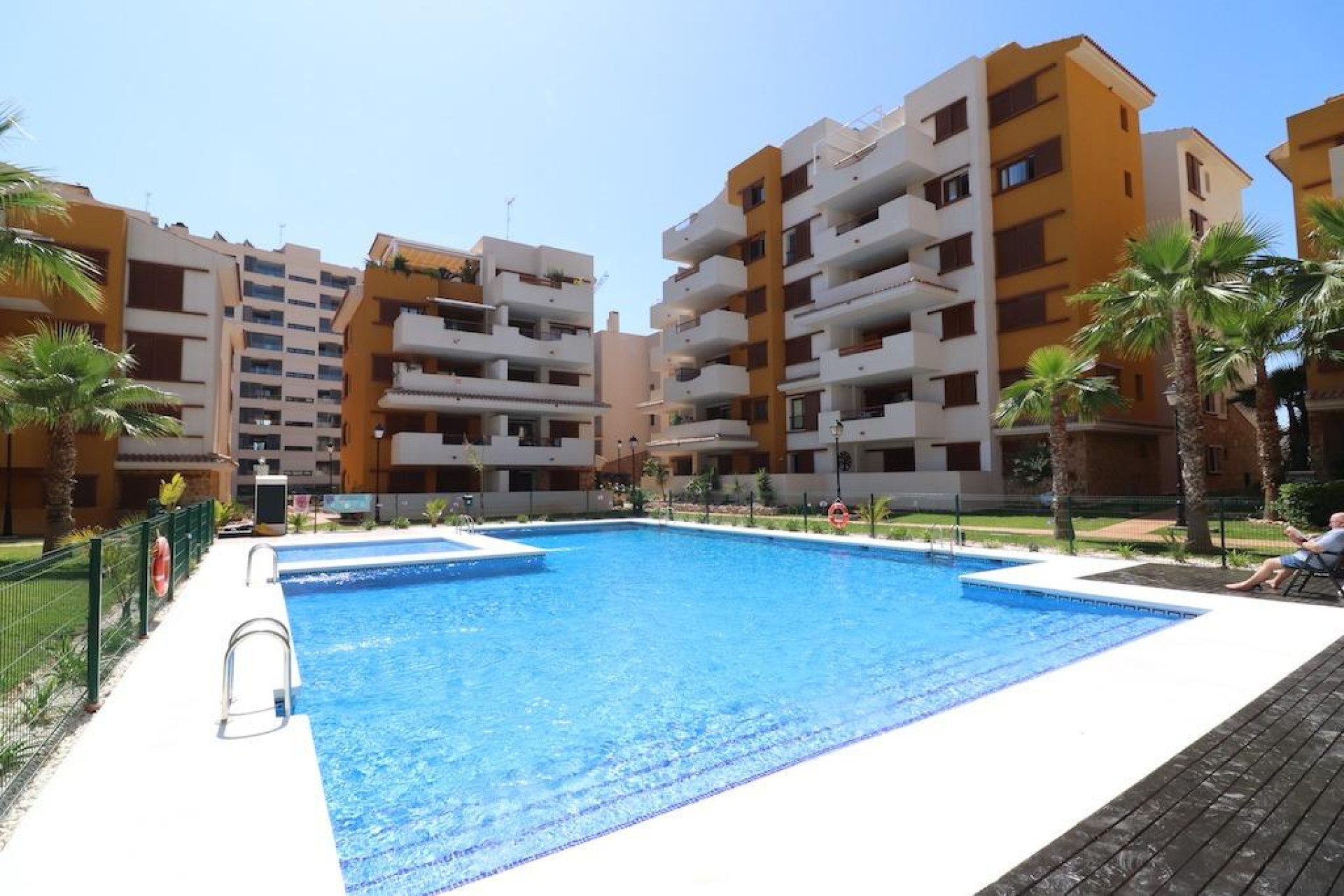 Resale - Apartment / flat - Torrevieja - Punta prima