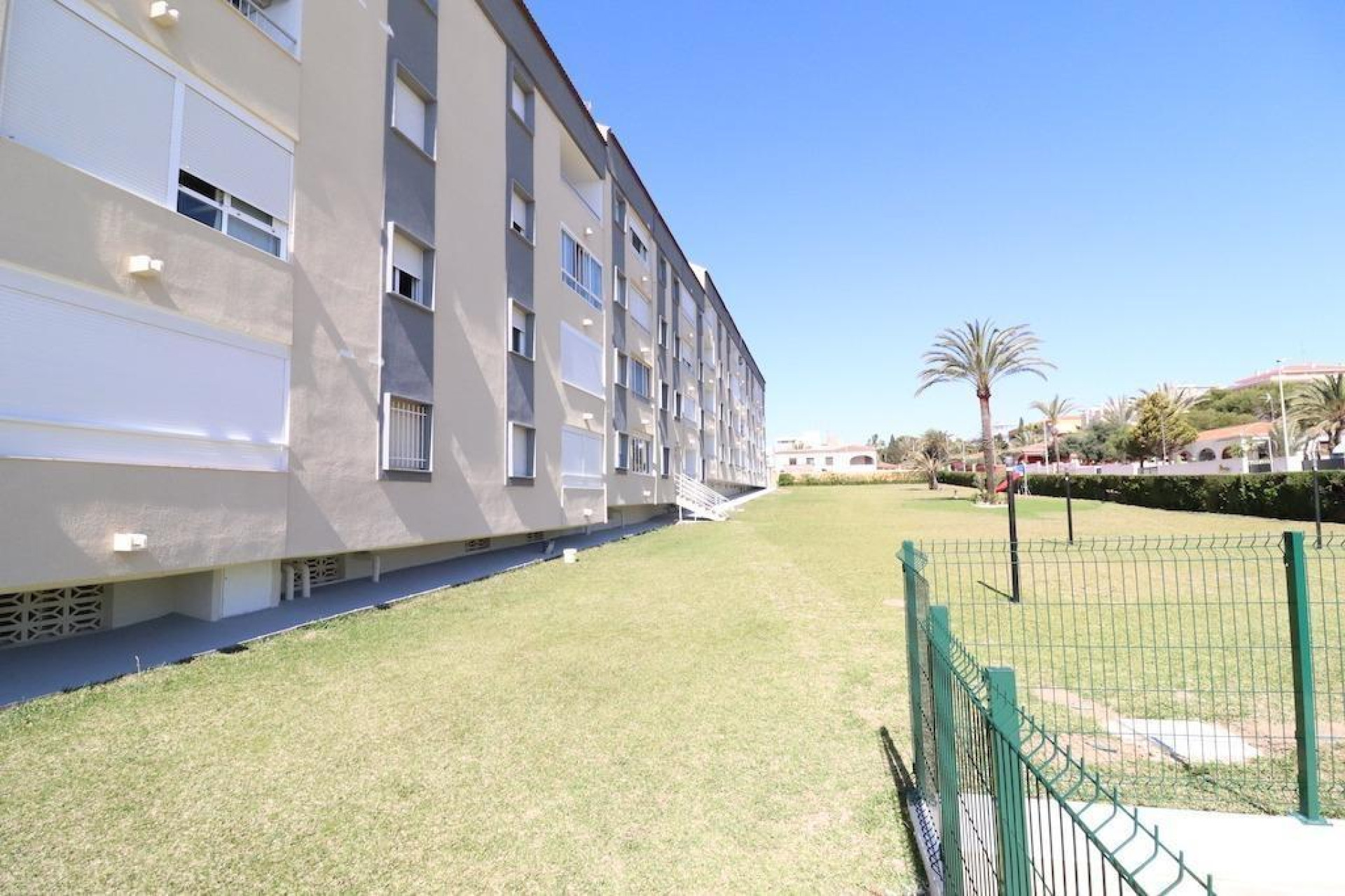 Resale - Apartment / flat - Torrevieja - Punta prima