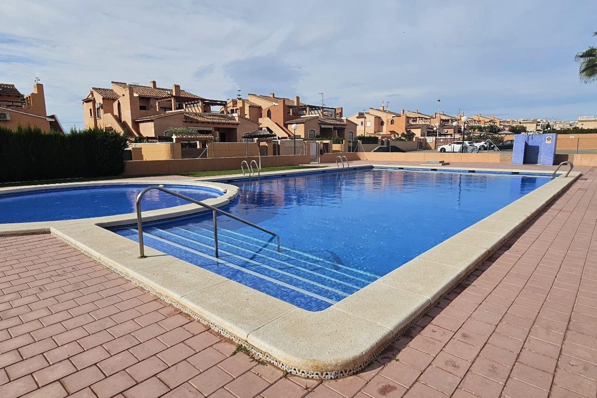 Resale - Apartment / flat - Torrevieja - Torrejón