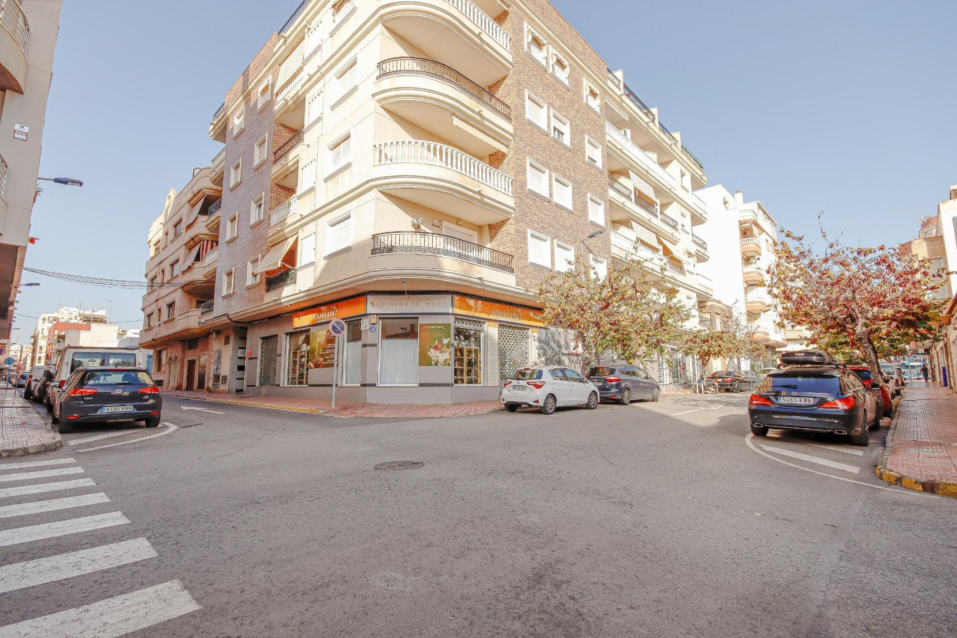 Resale - Apartment / flat - Torrevieja - torrevieja